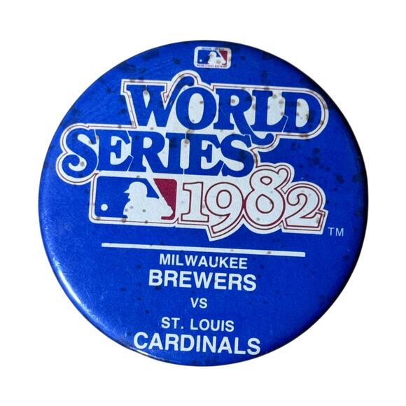 MLB Other - Vintage 1982 World Series Milwaukee Brewers vs. St. Louis Cardinals Pinback